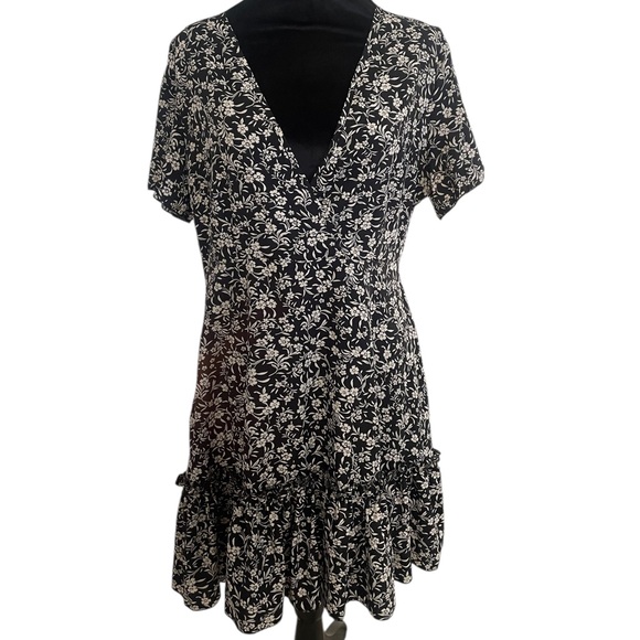 Black and White floral Ruffled Mini Dress, Large, New - Picture 2 of 10